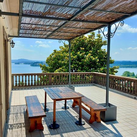 Terrazza Mirabella Apartment Gavirate Ngoại thất bức ảnh